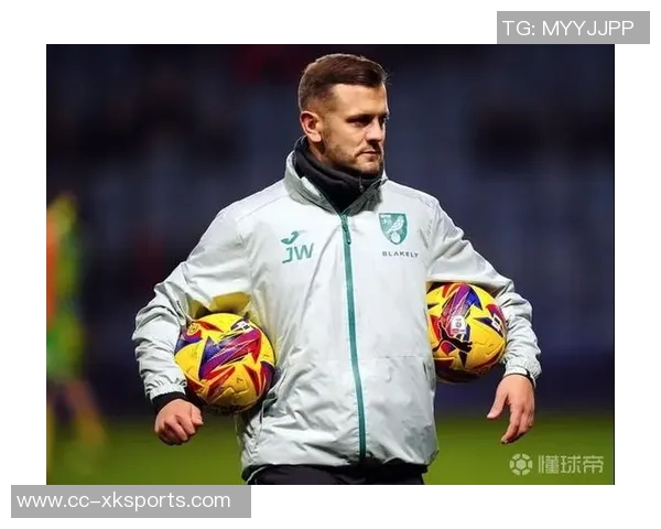 卢顿主场悬挂新帅威尔希尔老球衣彰显青训情怀