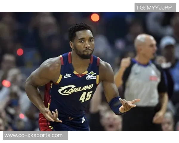 米切尔下半场失去得分状态阿特金森确认他状态良好并无受伤 米切尔下半场失去得分状态阿特金森确认他状态良好并无受伤