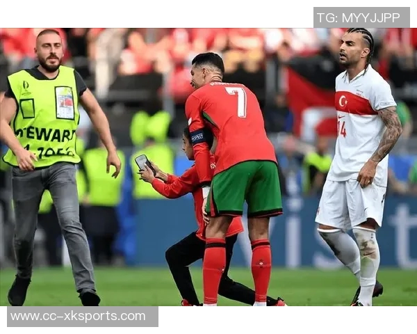 C罗点球失误遭凯莱赫神勇扑救葡萄牙错失良机 C罗点球失误遭凯莱赫神勇扑救葡萄牙错失良机