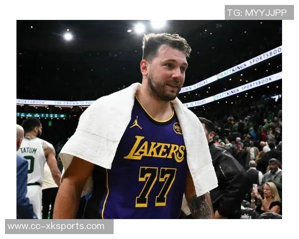 美媒热议里夫斯表现是否已成为湖人第二核心球员仅次于东契奇 美媒热议里夫斯表现是否已成为湖人第二核心球员仅次于东契奇