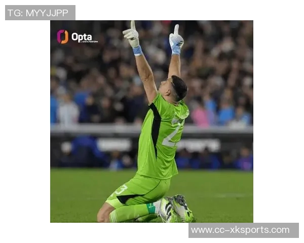 意媒报道肇事门将马丁内斯正在接受检查情绪仍然震惊不已