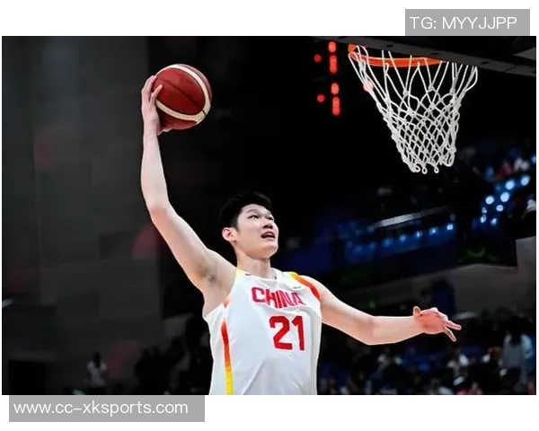 胡金秋低调坚韧撑起男篮脊梁媒体人高度赞扬其稳定表现